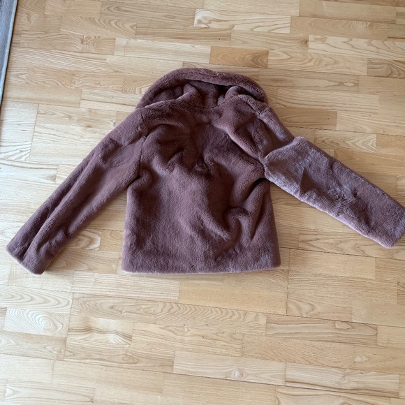 Abercrombie Faux Fur Jacket - Picture 2 of 4